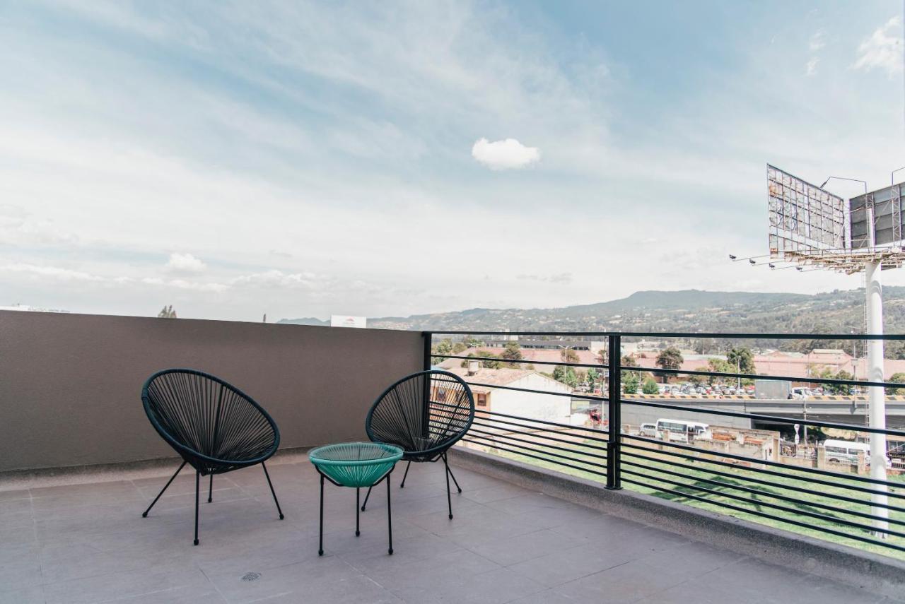 Uma Suites Chía Esterno foto